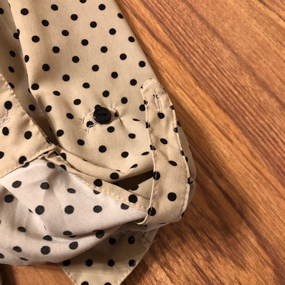 Cream & Black LS Button up - Picture 2 of 3